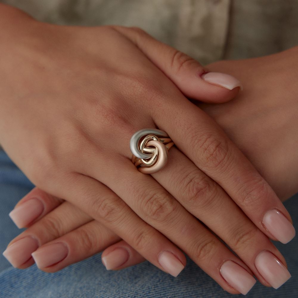 Üç Oval Geçmeli Üç Renk Yüzük