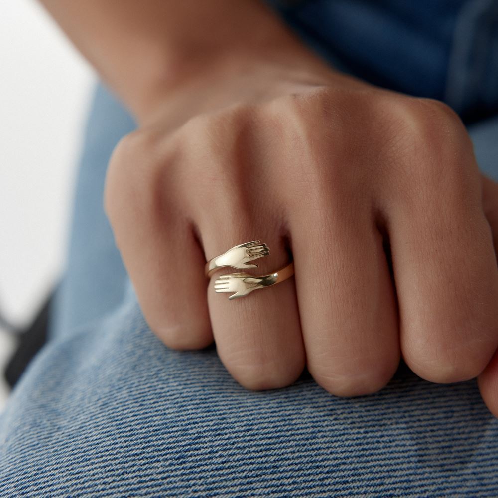 El Kucaklayan Tasarım Yüzük