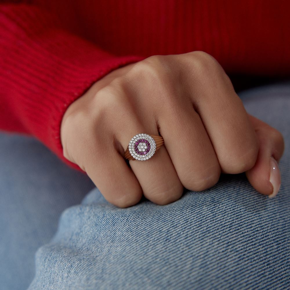 Oval Çizgi Tasarım Pembe Beyaz Taşlı Yüzük