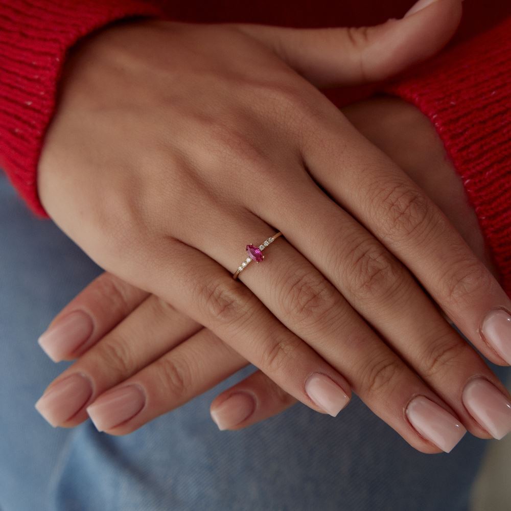 Pembe Damla Ve Baget Taşlı Yüzük