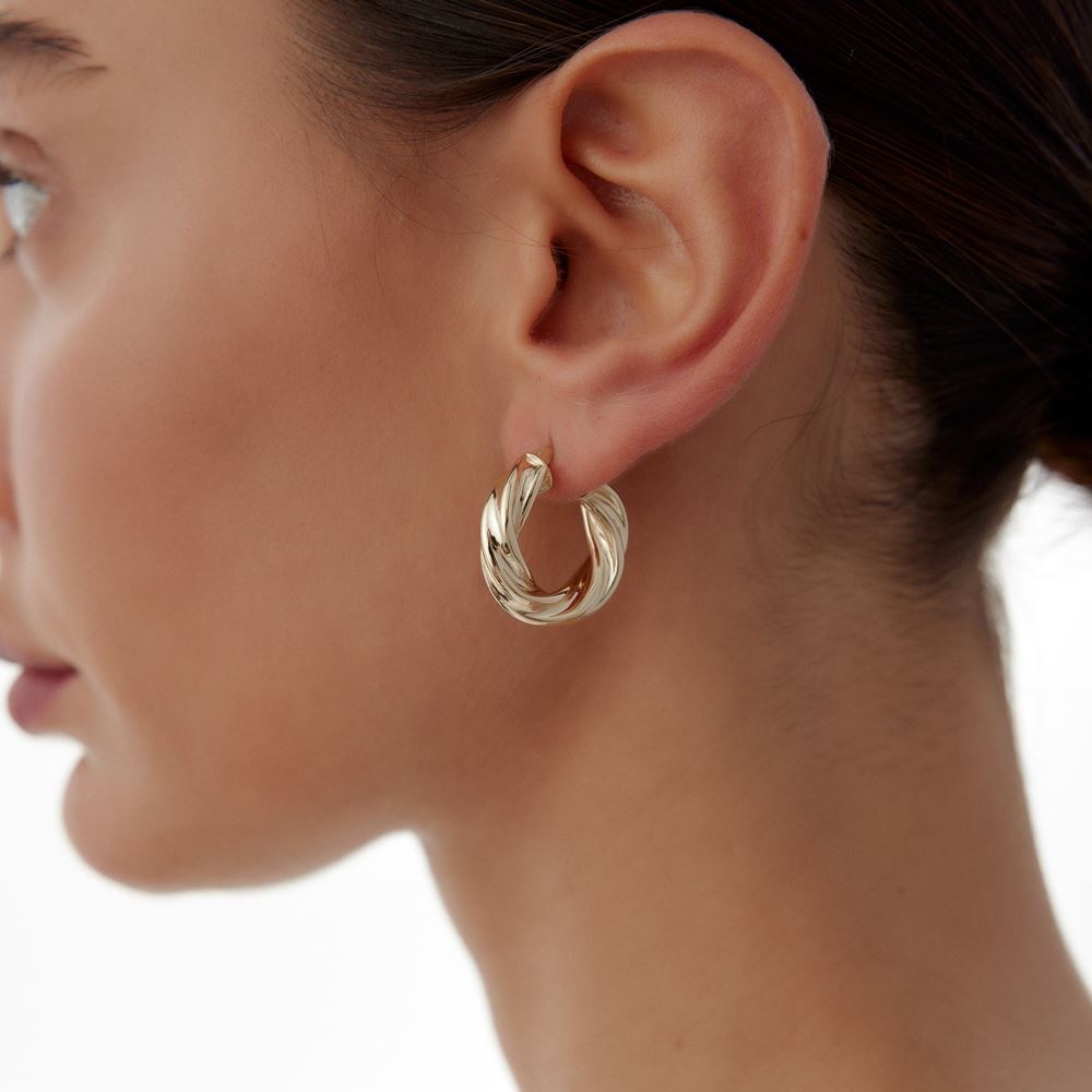 Sade Kıvrımlı Halka Küpe