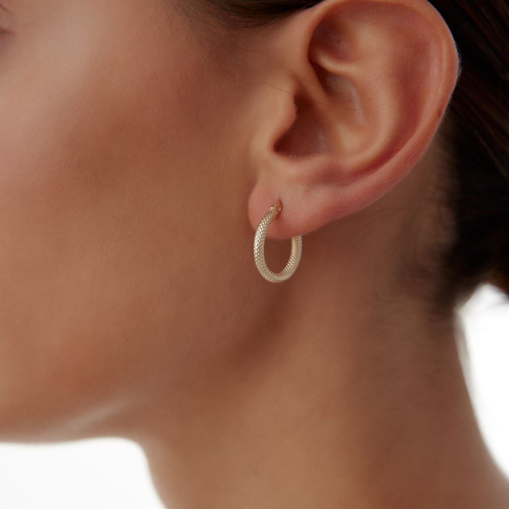 Nokta Oval Tasarım Halka Küpe