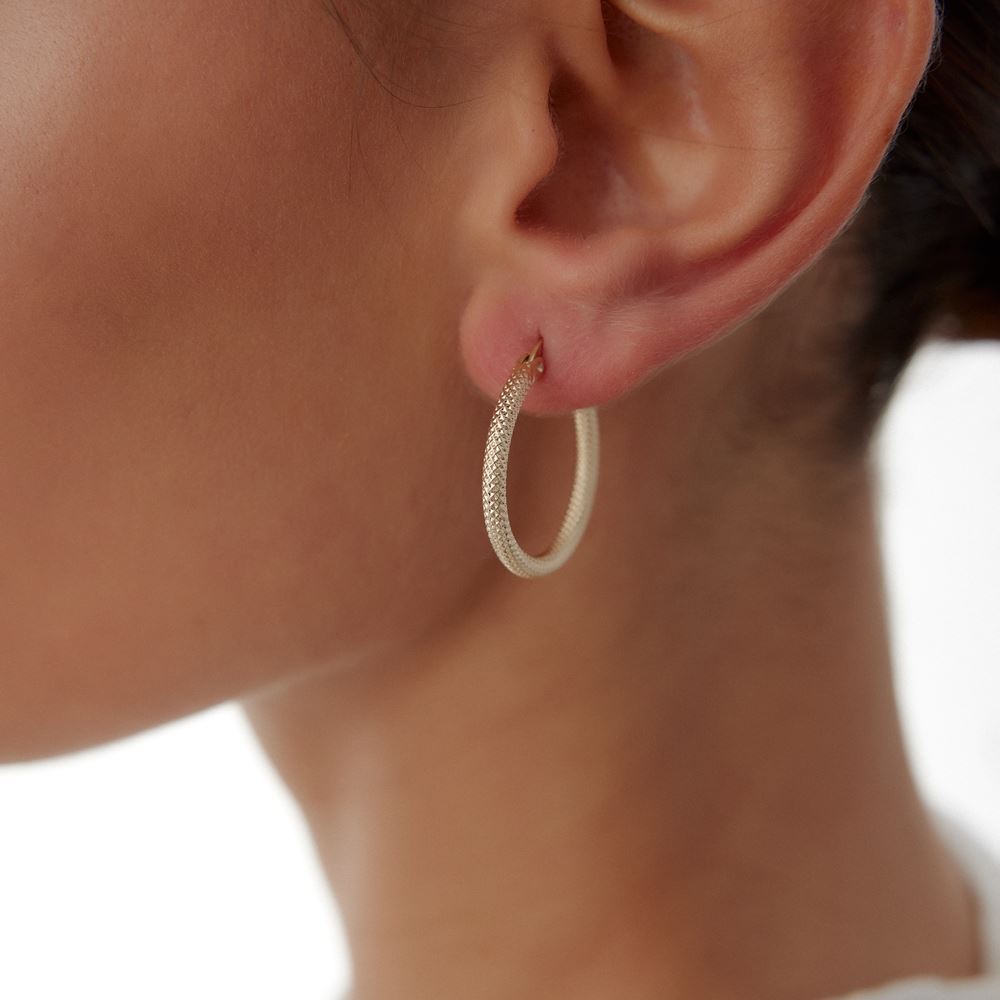 Nokta Oval Tasarım Halka Küpe