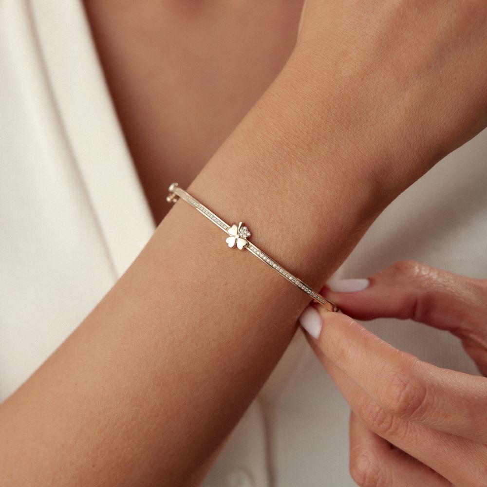 Yonca Kalp Desenli Kelepçe