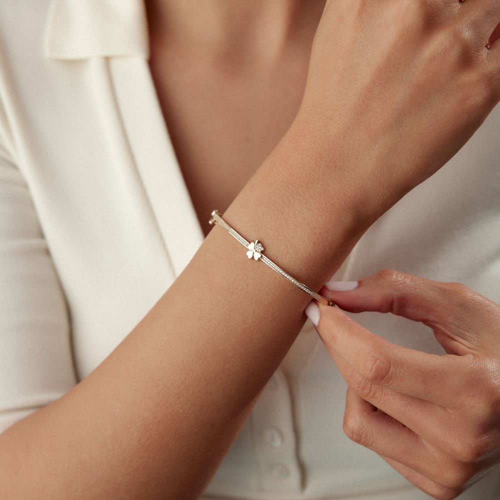 Yonca Kalp Desenli Kelepçe