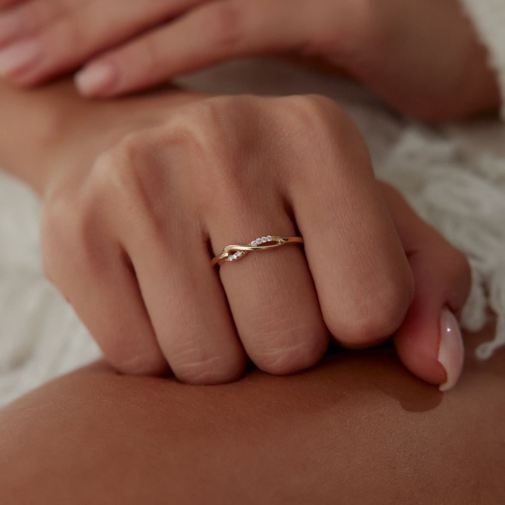 Sonsuz Taşlı Yüzük