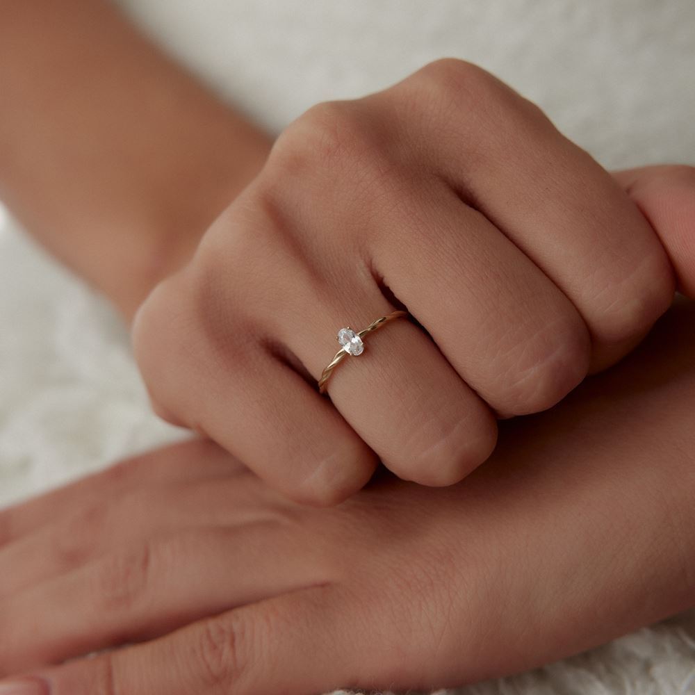 Oval Taşlı Burgu Tasarım Yüzük